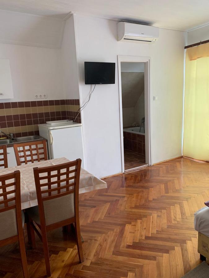 Kriszta Apartmanhaz Leilighet Balatonlelle Eksteriør bilde