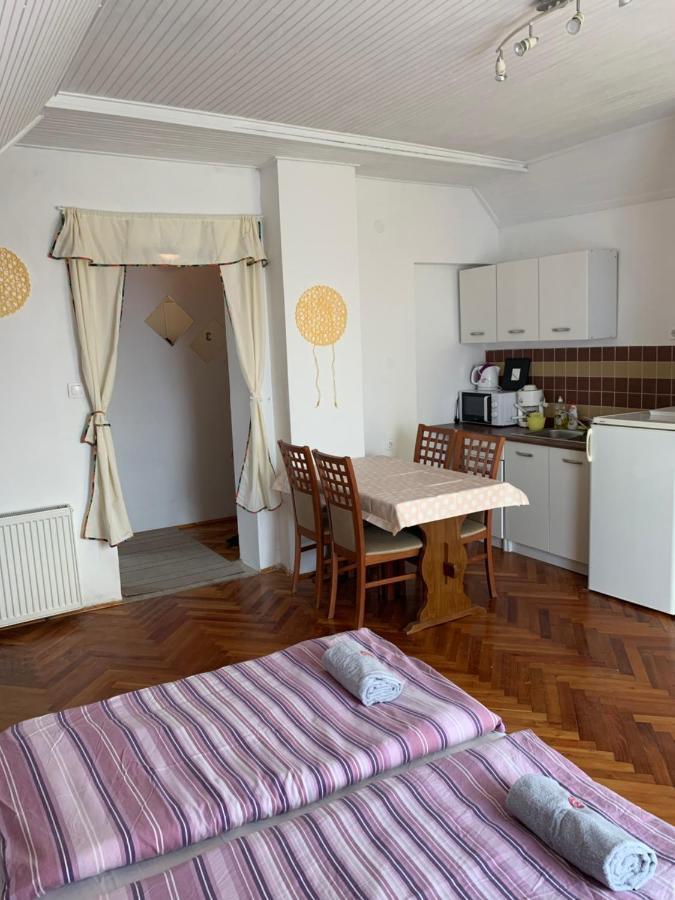 Kriszta Apartmanhaz Leilighet Balatonlelle Eksteriør bilde