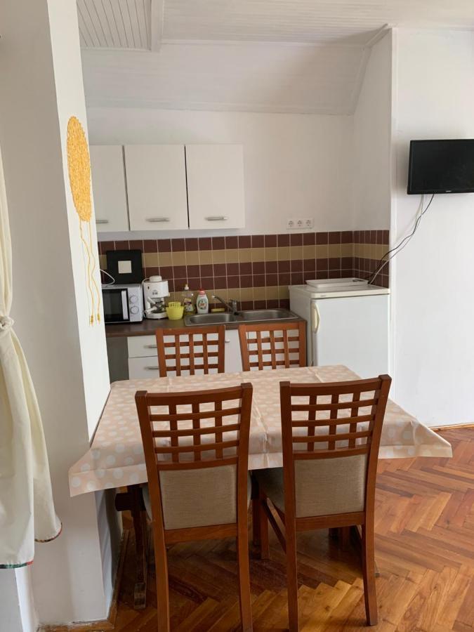 Kriszta Apartmanhaz Leilighet Balatonlelle Eksteriør bilde
