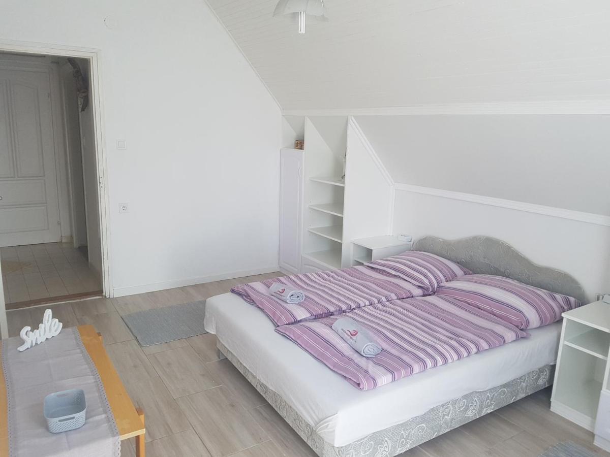 Kriszta Apartmanhaz Leilighet Balatonlelle Eksteriør bilde