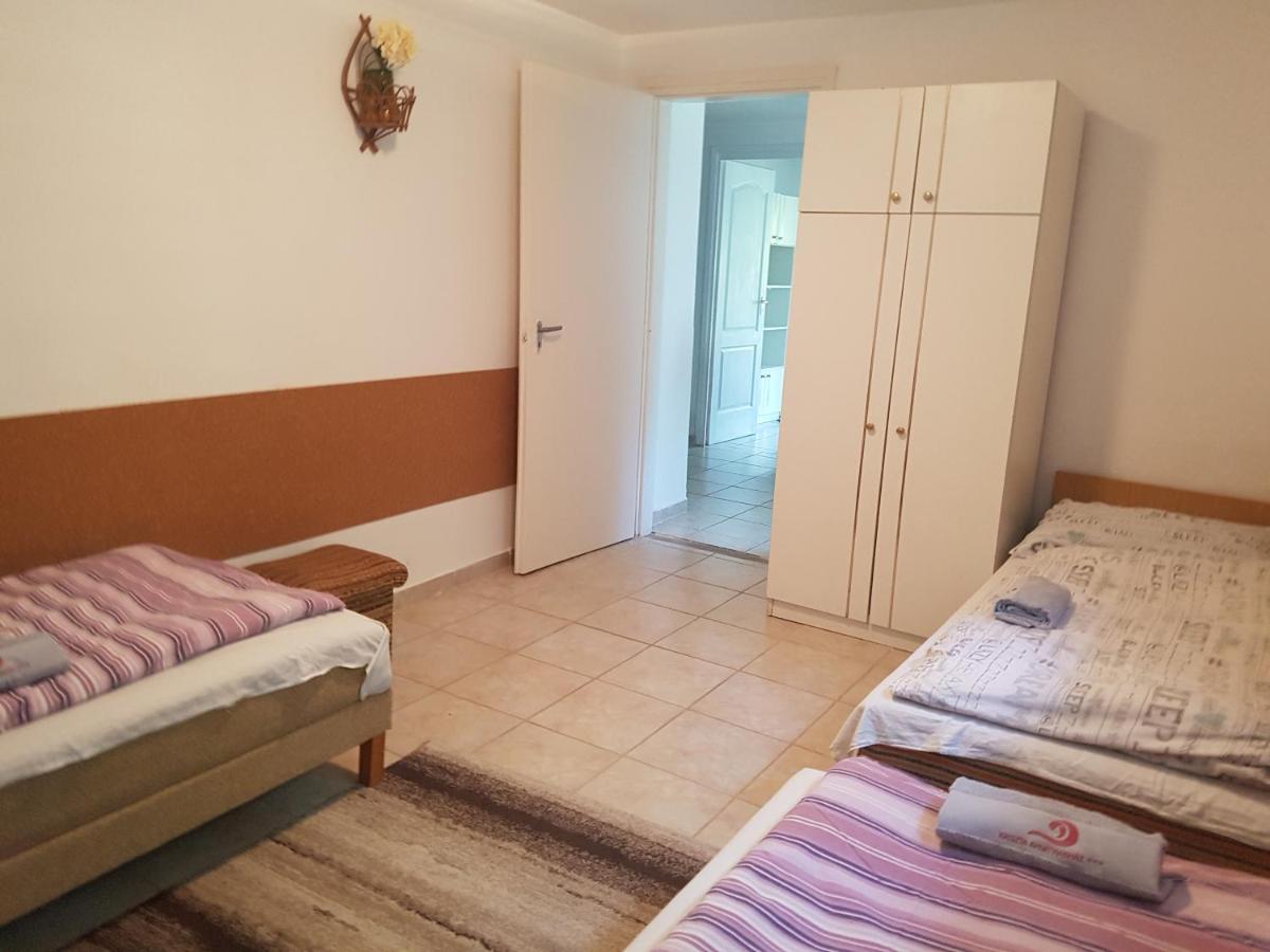Kriszta Apartmanhaz Leilighet Balatonlelle Eksteriør bilde