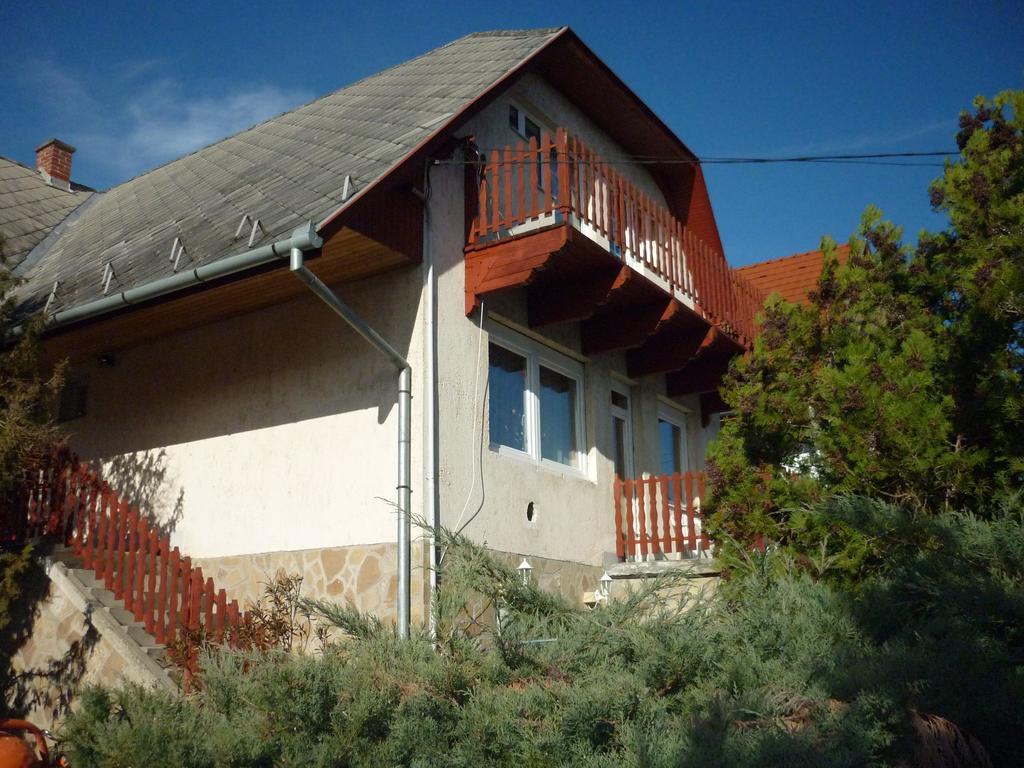 Kriszta Apartmanhaz Leilighet Balatonlelle Eksteriør bilde