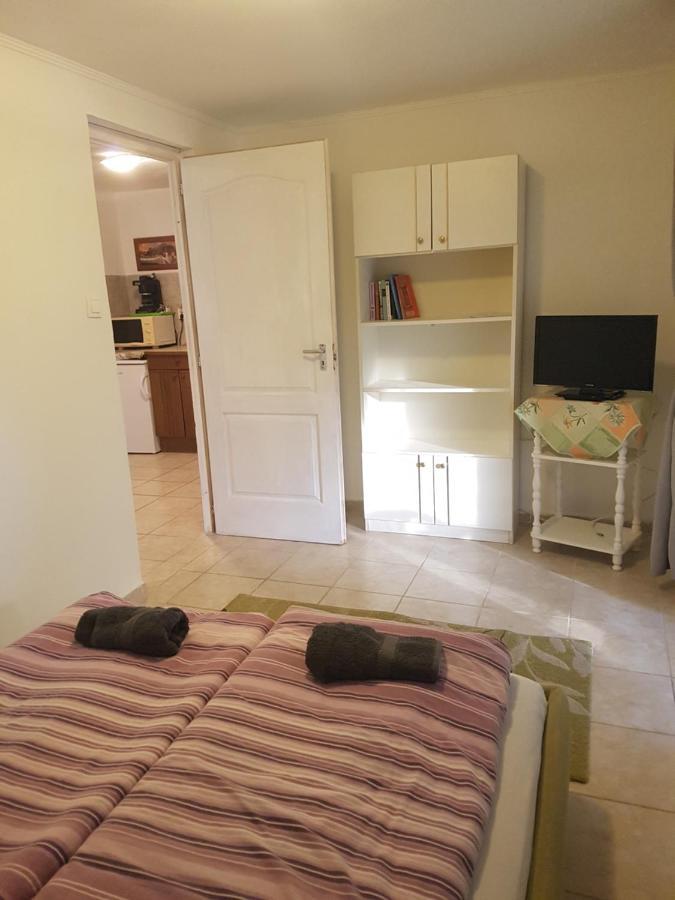 Kriszta Apartmanhaz Leilighet Balatonlelle Eksteriør bilde
