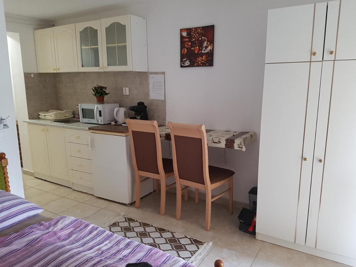 Kriszta Apartmanhaz Leilighet Balatonlelle Eksteriør bilde